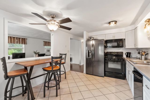 786 Mammoth Road, Manchester, NH 03104