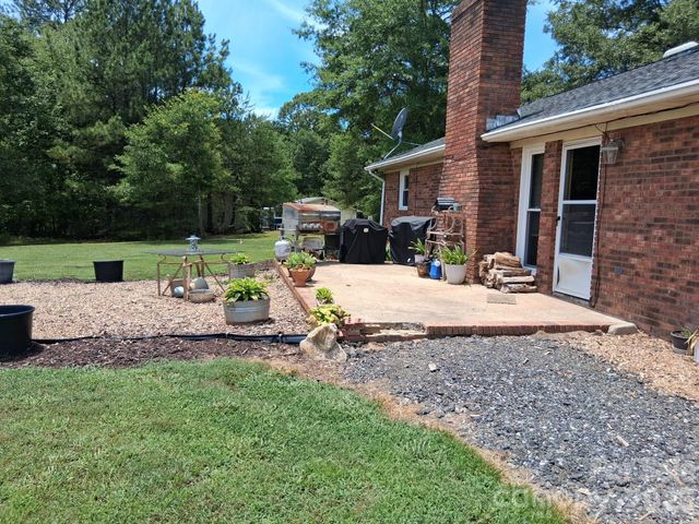 1415 Old US 221A Highway, Mooresboro, NC 28114