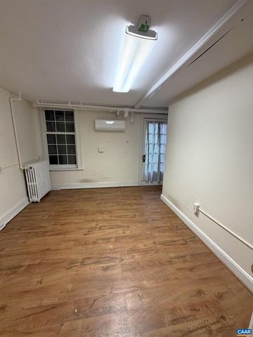 412 E JEFFERSON ST, Charlottesville, VA 22902