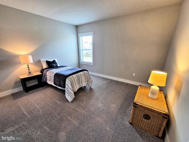 1071 VALLEY CROSSING DR, Lititz, PA 17543