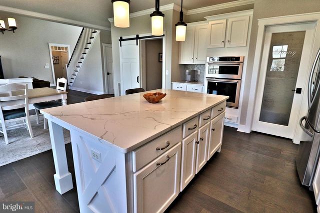 1071 VALLEY CROSSING DR, Lititz, PA 17543