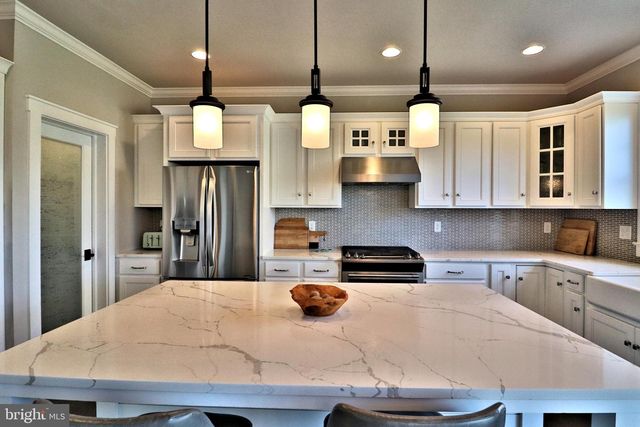 1071 VALLEY CROSSING DR, Lititz, PA 17543