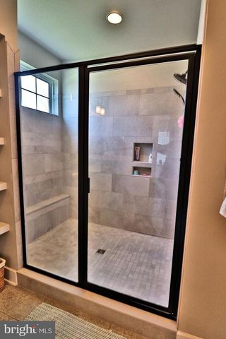 1071 VALLEY CROSSING DR, Lititz, PA 17543