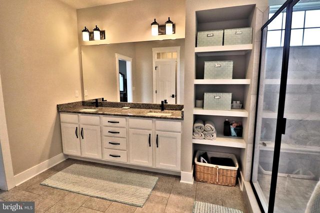 1071 VALLEY CROSSING DR, Lititz, PA 17543