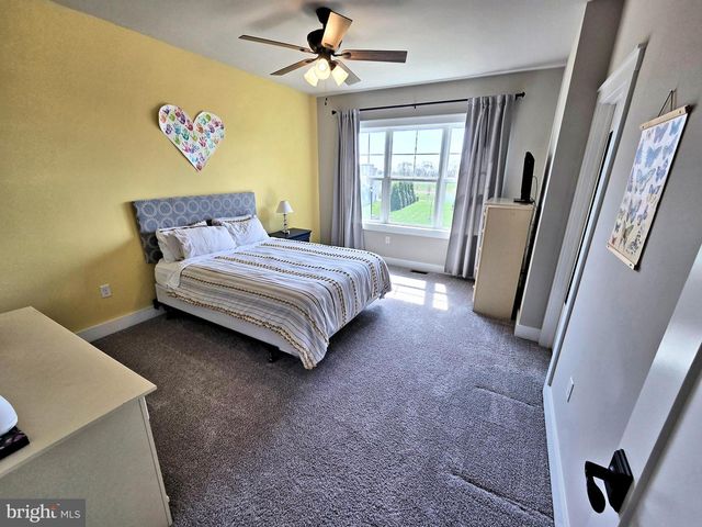 1071 VALLEY CROSSING DR, Lititz, PA 17543