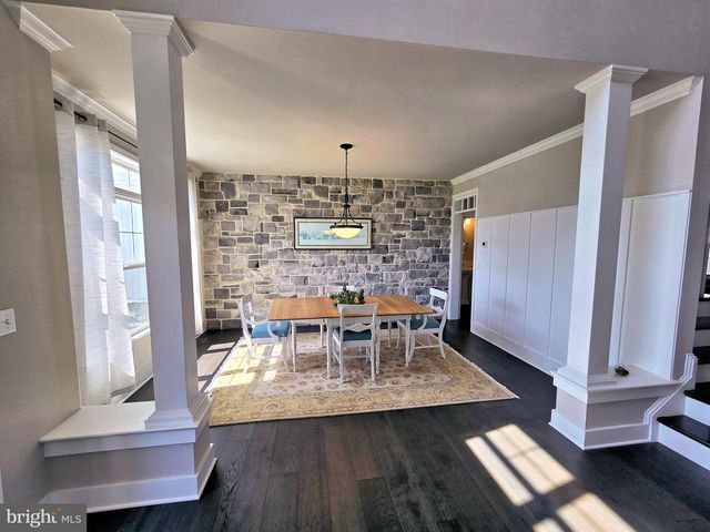 1071 VALLEY CROSSING DR, Lititz, PA 17543