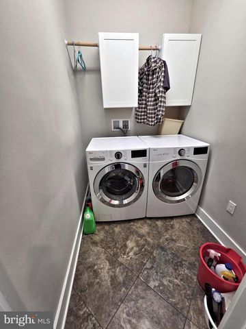 1071 VALLEY CROSSING DR, Lititz, PA 17543