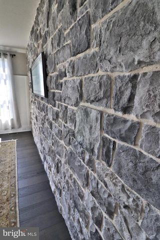1071 VALLEY CROSSING DR, Lititz, PA 17543