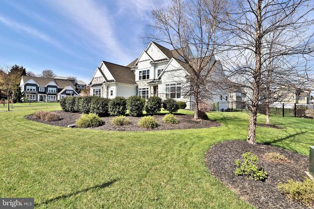 1071 VALLEY CROSSING DR, Lititz, PA 17543