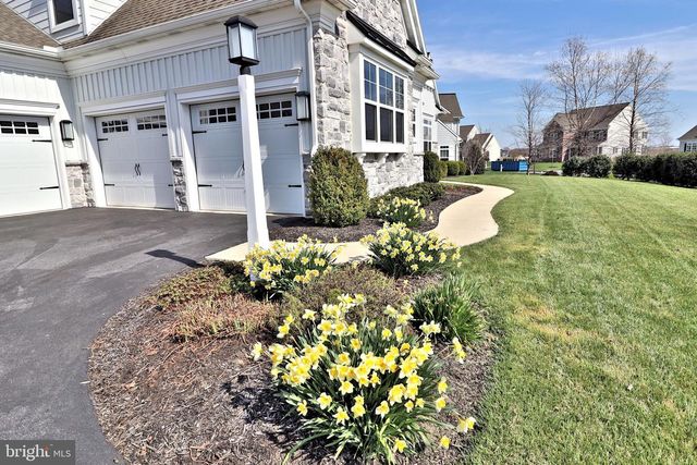 1071 VALLEY CROSSING DR, Lititz, PA 17543