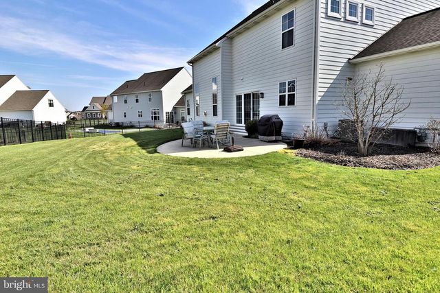 1071 VALLEY CROSSING DR, Lititz, PA 17543