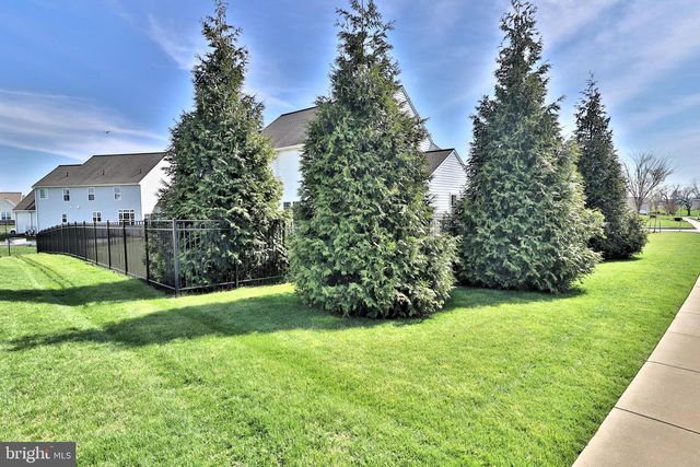 1071 VALLEY CROSSING DR, Lititz, PA 17543