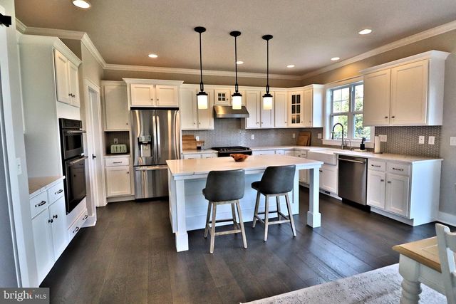 1071 VALLEY CROSSING DR, Lititz, PA 17543