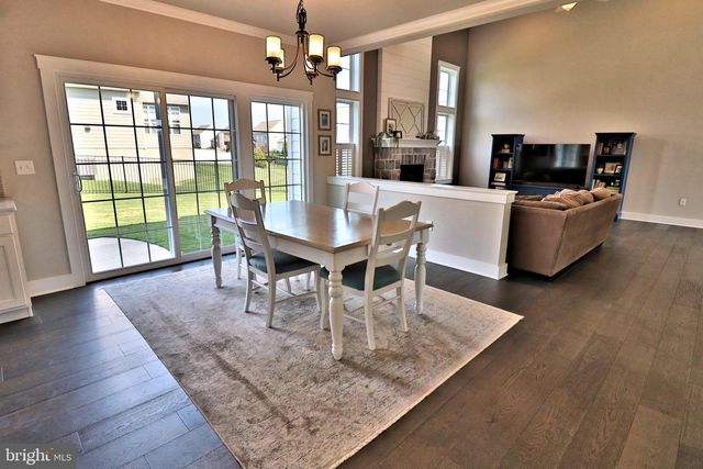 1071 VALLEY CROSSING DR, Lititz, PA 17543
