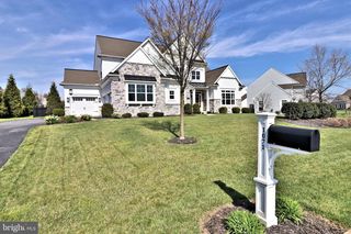 1071 VALLEY CROSSING DR, Lititz, PA 17543