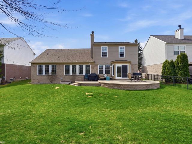 49570 Crusader Drive, Macomb Twp, MI 48044