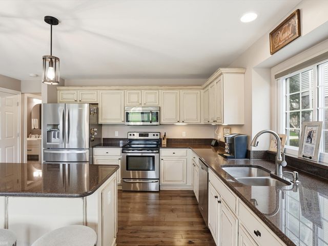 49570 Crusader Drive, Macomb Twp, MI 48044