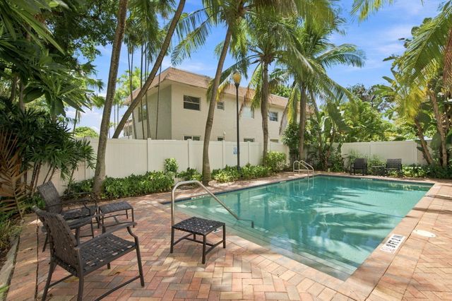 3434 NE 13TH Avenue, Oakland Park, FL 33334
