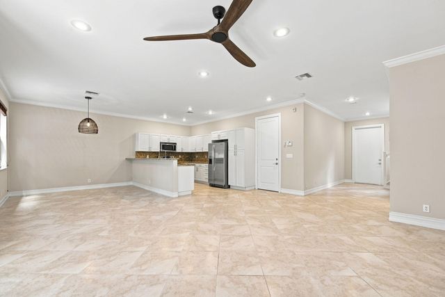 3434 NE 13TH Avenue, Oakland Park, FL 33334