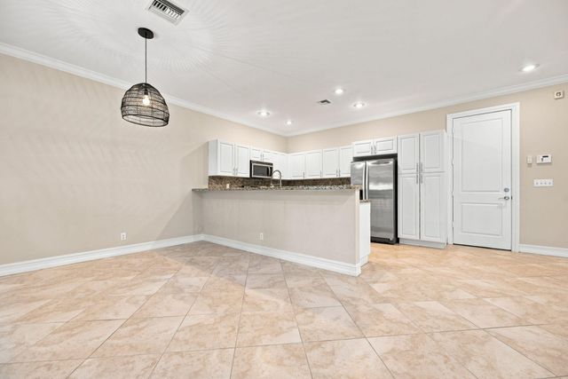 3434 NE 13TH Avenue, Oakland Park, FL 33334