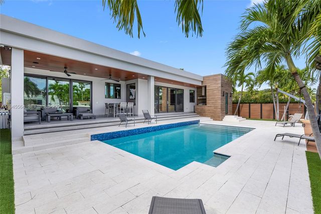 12911 Oleander Rd, North Miami, FL 33181