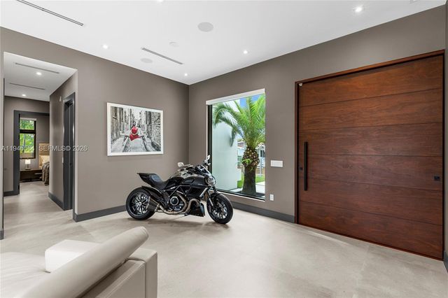 12911 Oleander Rd, North Miami, FL 33181