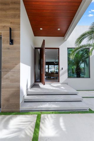 12911 Oleander Rd, North Miami, FL 33181