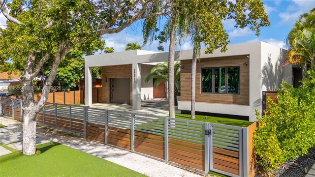 12911 Oleander Rd, North Miami, FL 33181