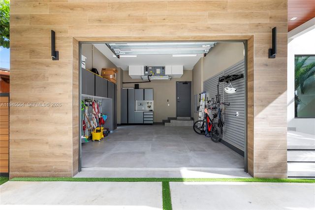 12911 Oleander Rd, North Miami, FL 33181