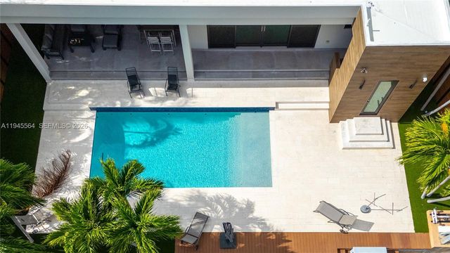 12911 Oleander Rd, North Miami, FL 33181