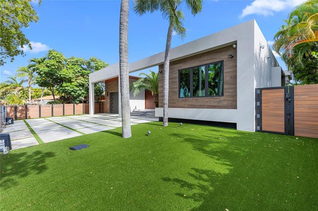 12911 Oleander Rd, North Miami, FL 33181