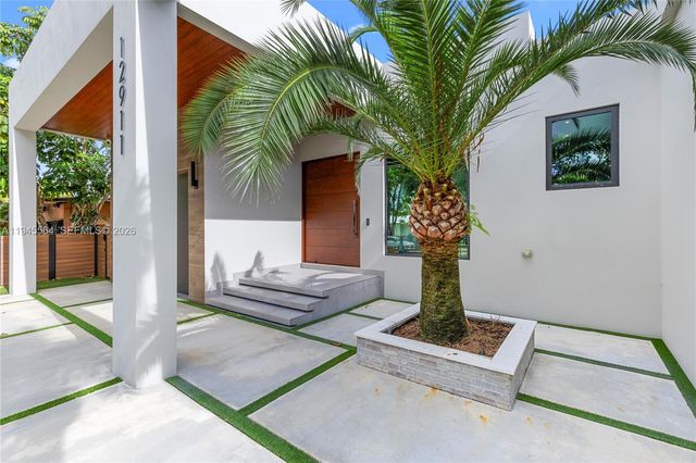 12911 Oleander Rd, North Miami, FL 33181