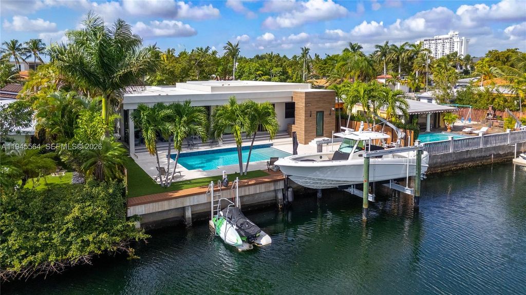 12911 Oleander Rd, North Miami, FL 33181