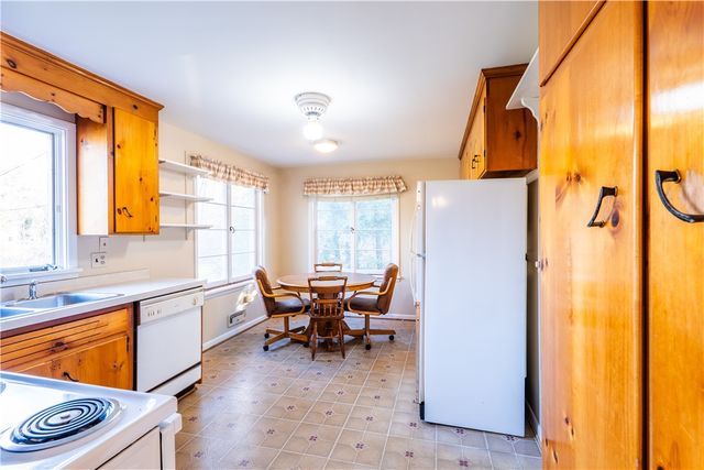 32 Valley Brook Road, Penfield, NY 14526