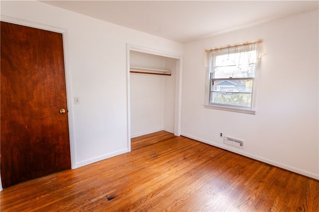 32 Valley Brook Road, Penfield, NY 14526