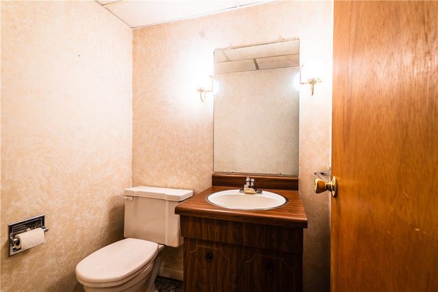 32 Valley Brook Road, Penfield, NY 14526