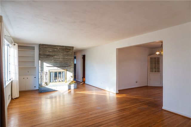 32 Valley Brook Road, Penfield, NY 14526