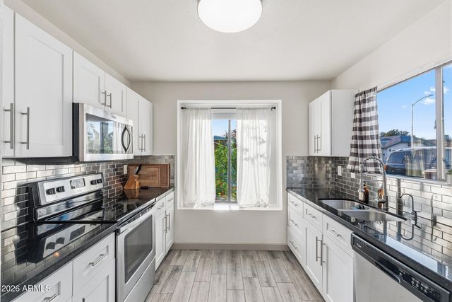 11921 N 76TH Lane, Peoria, AZ 85345