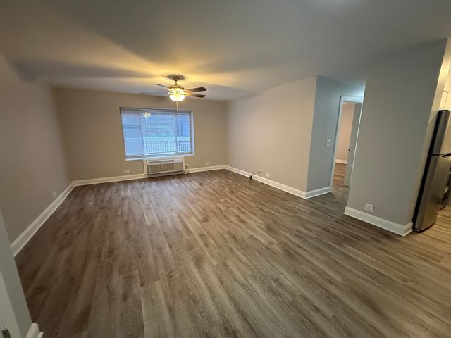 744 W GORDON Terrace 206, Chicago, IL 60613