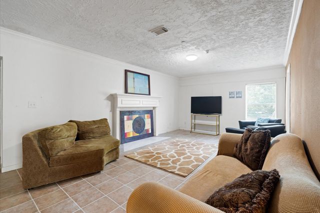 715 Elm Street, Fresno, TX 77545