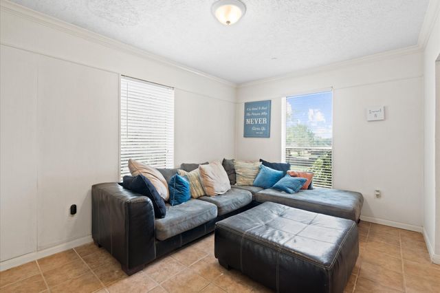 715 Elm Street, Fresno, TX 77545
