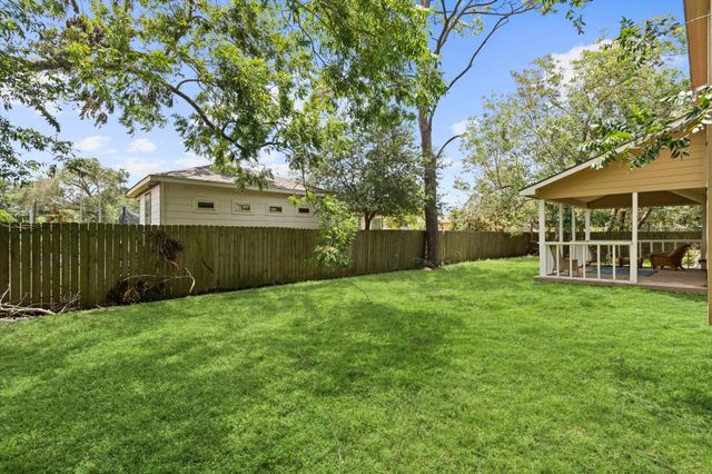 715 Elm Street, Fresno, TX 77545