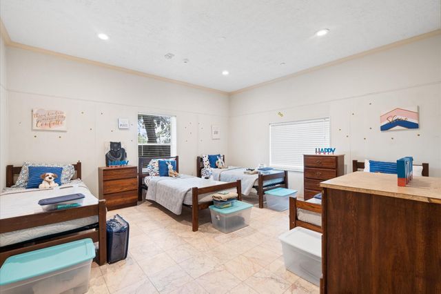 715 Elm Street, Fresno, TX 77545