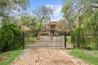 715 Elm Street, Fresno, TX 77545