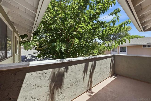 2504 Wanek Road D, Escondido, CA 92027