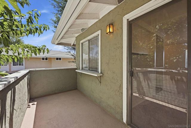 2504 Wanek Road D, Escondido, CA 92027