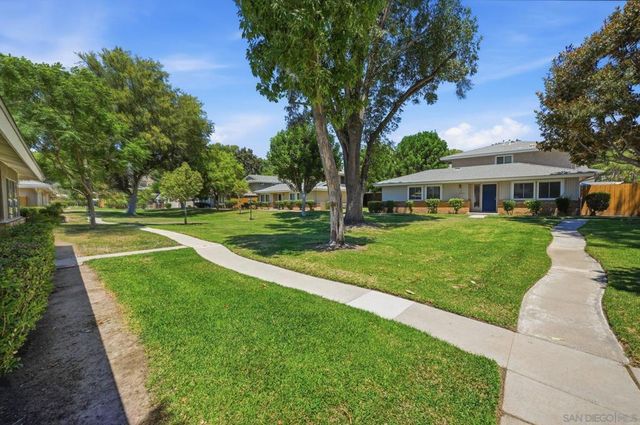 2504 Wanek Road D, Escondido, CA 92027