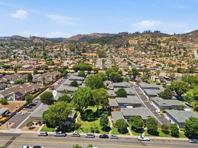 2504 Wanek Road D, Escondido, CA 92027