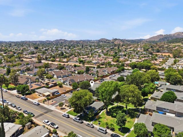 2504 Wanek Road D, Escondido, CA 92027