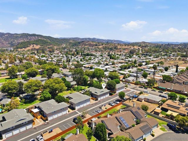 2504 Wanek Road D, Escondido, CA 92027